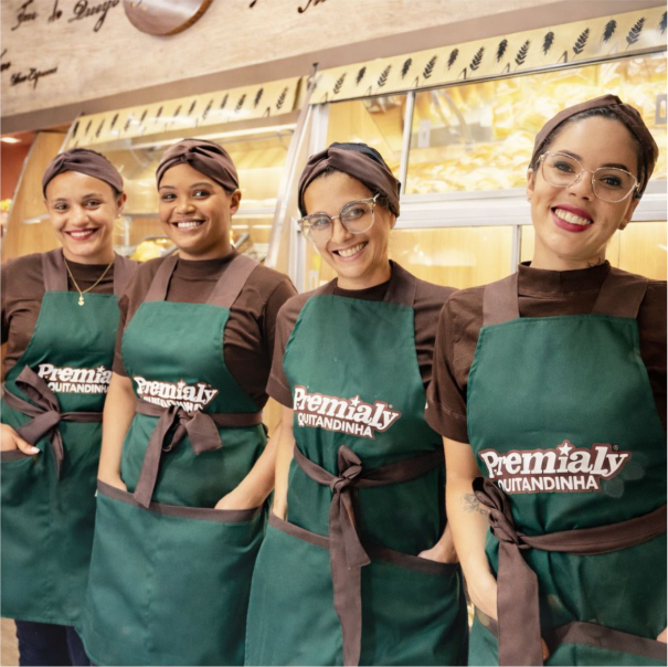 Equipe cliente TopBrand uniformizada