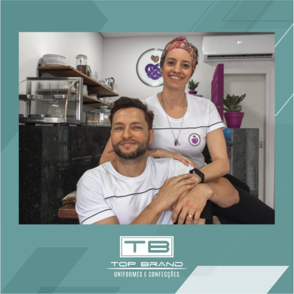 Cliente TopBrand com uniforme personalizado